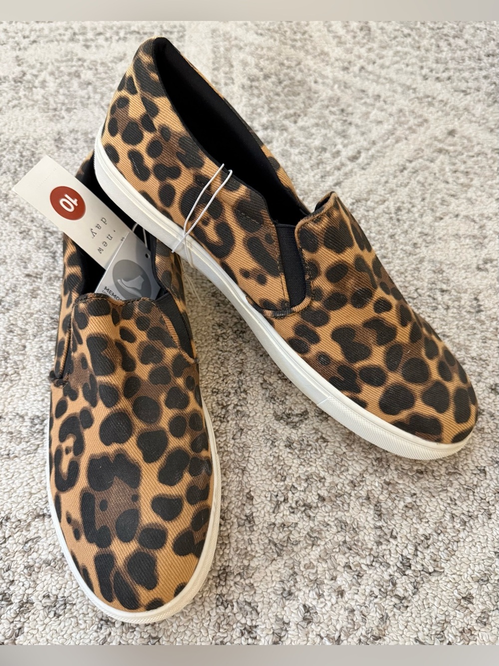 NWT “a new day” Animal Print Slip On Memory Foam Shoes Sz 10